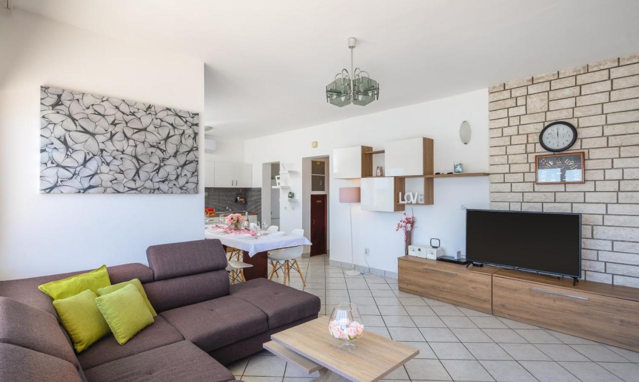 Apartments Villa Zrinka - Last Season Ever! Rogoznica  Exterior photo